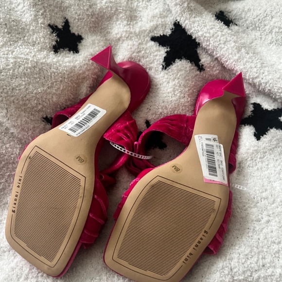 Gianni Bini Pandorah Velvet Bow Square Toe Dress Sandal - Picture 3 of 3